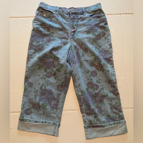Gloria Vanderbilt Womens Size 10 Floral Print Rolled Hem Denim Crop Capris pants - Picture 1 of 10